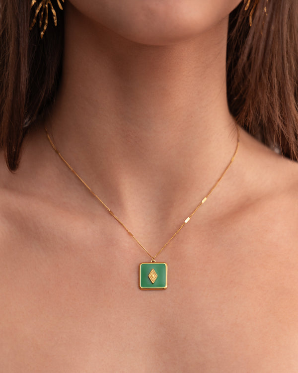 Collar Ruit
